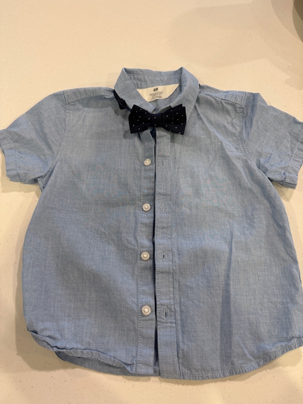 H&M Light Blue Short Sleeve Button-Down Shirt with Navy Bow Tie